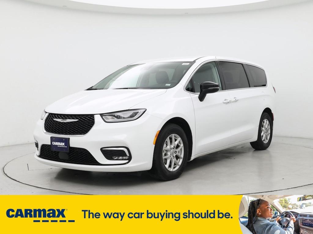used 2024 Chrysler Pacifica car, priced at $35,998