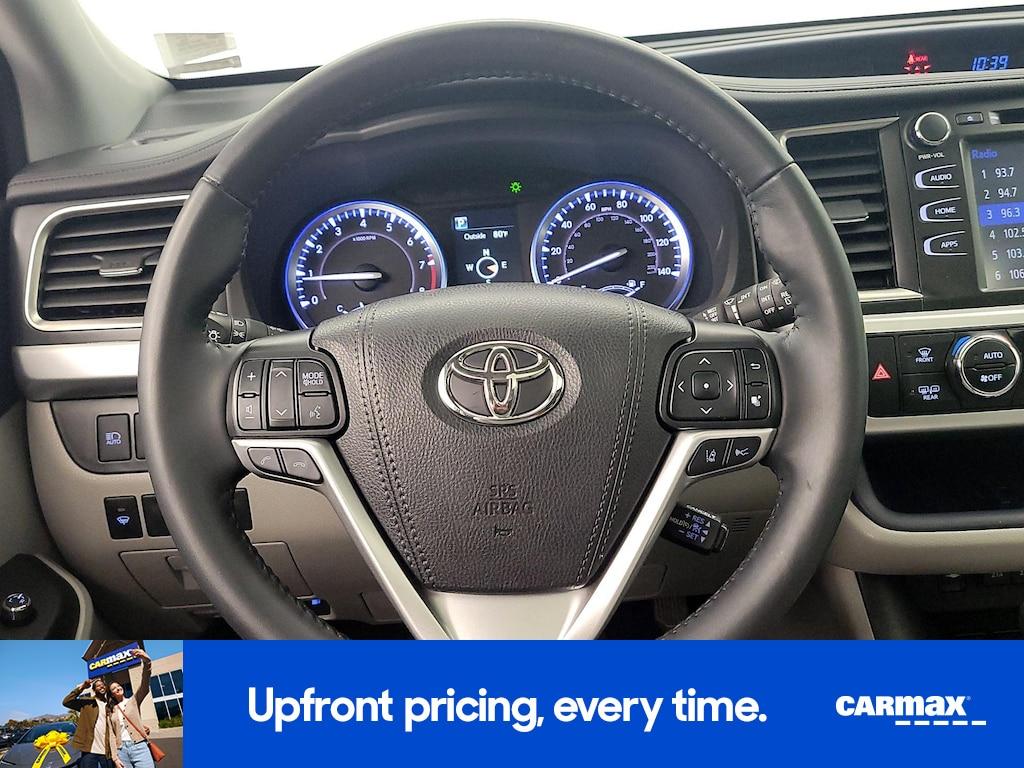 used 2019 Toyota Highlander car, priced at $27,998