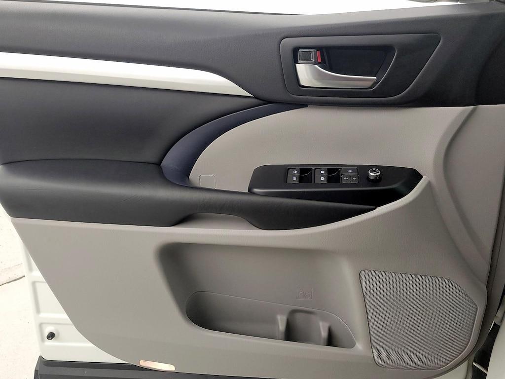 used 2019 Toyota Highlander car, priced at $27,998