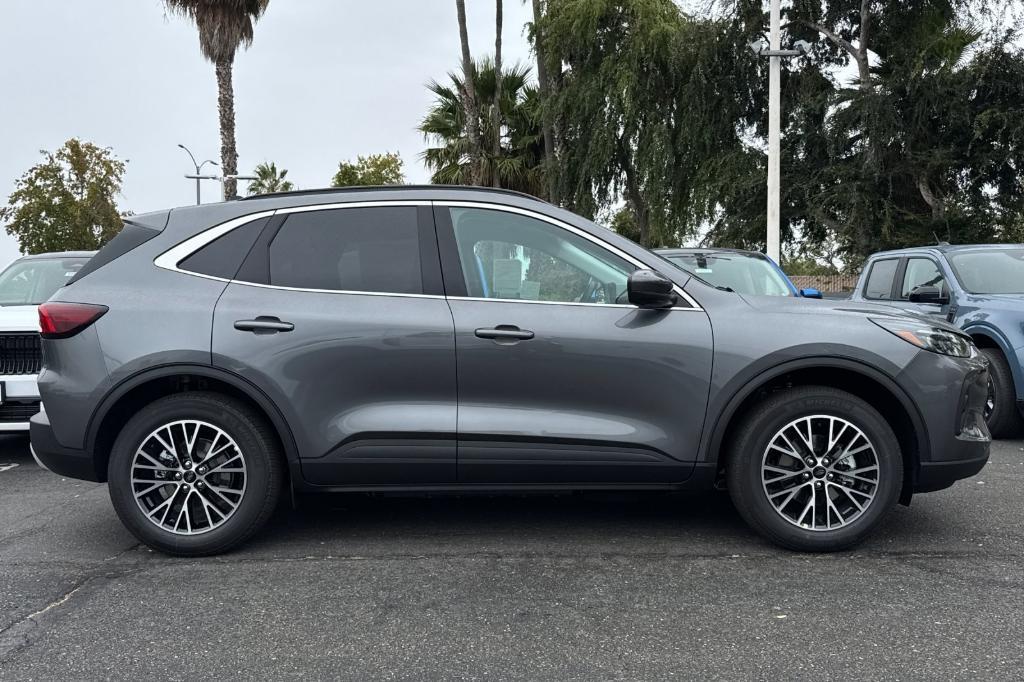 new 2025 Ford Escape car, priced at $37,833
