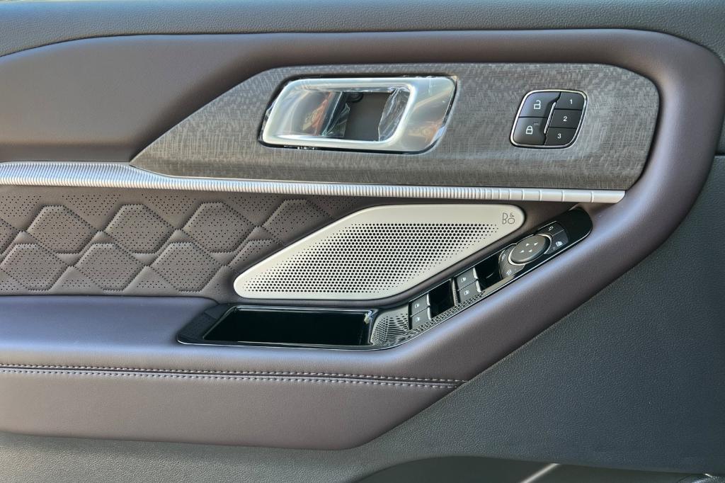 new 2025 Ford Explorer car, priced at $58,232