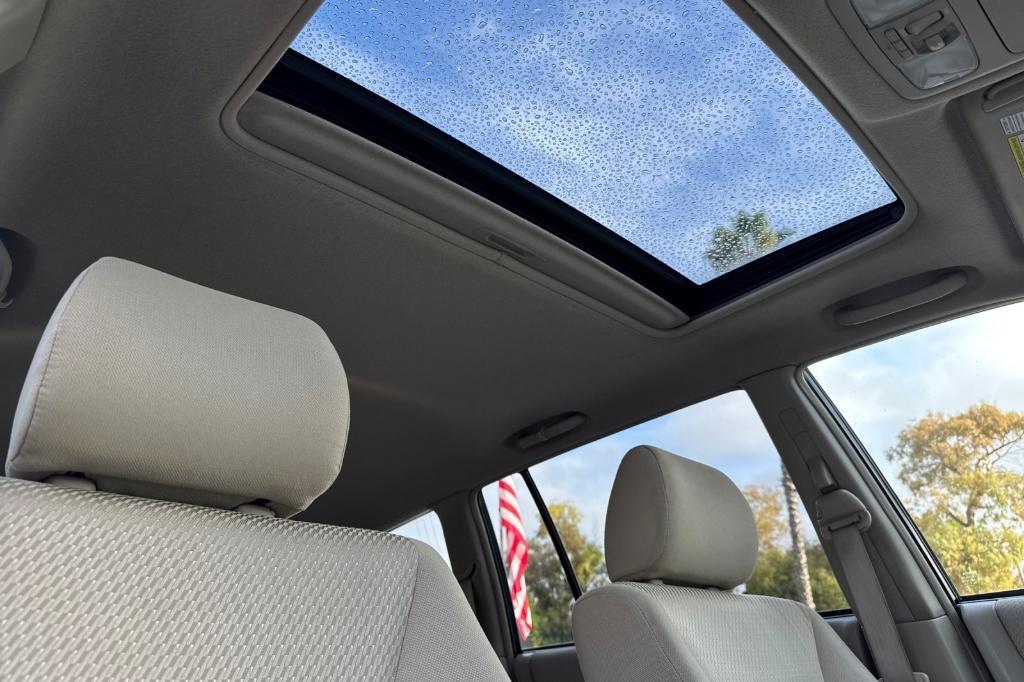 used 2006 Toyota Highlander car, priced at $8,695