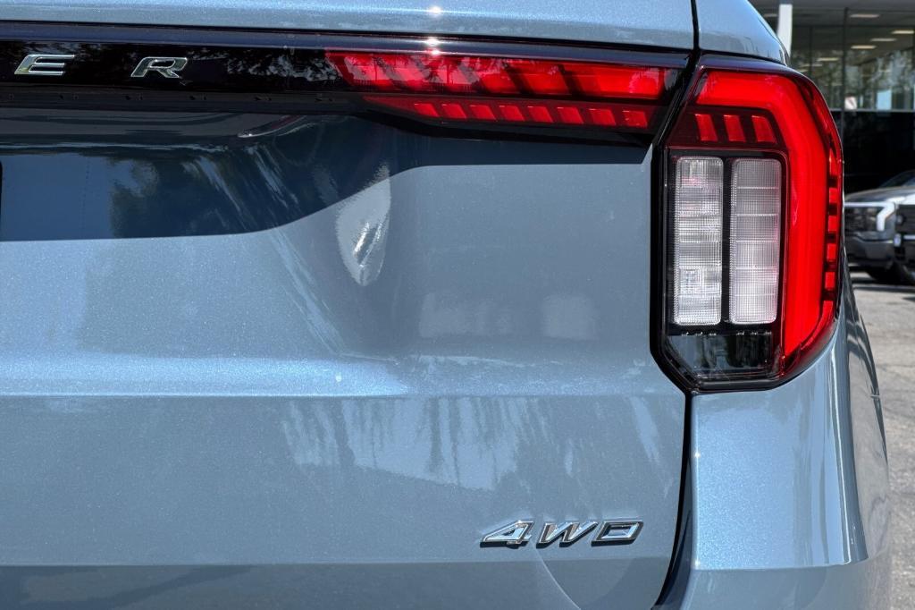 new 2025 Ford Explorer car