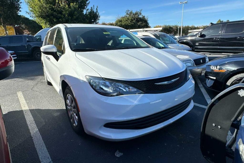 used 2018 Chrysler Pacifica car, priced at $15,995