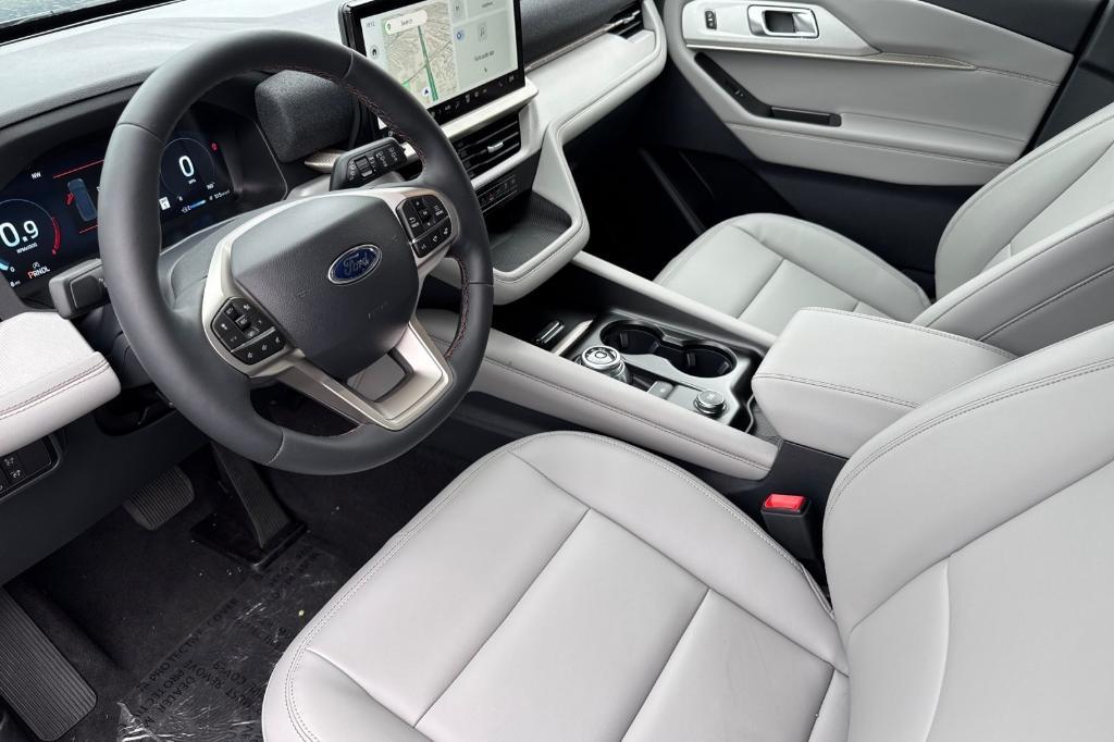 new 2025 Ford Explorer car