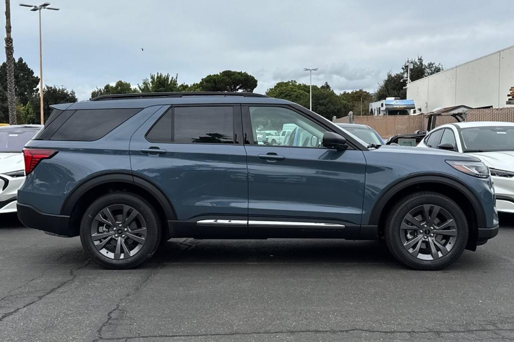 new 2025 Ford Explorer car