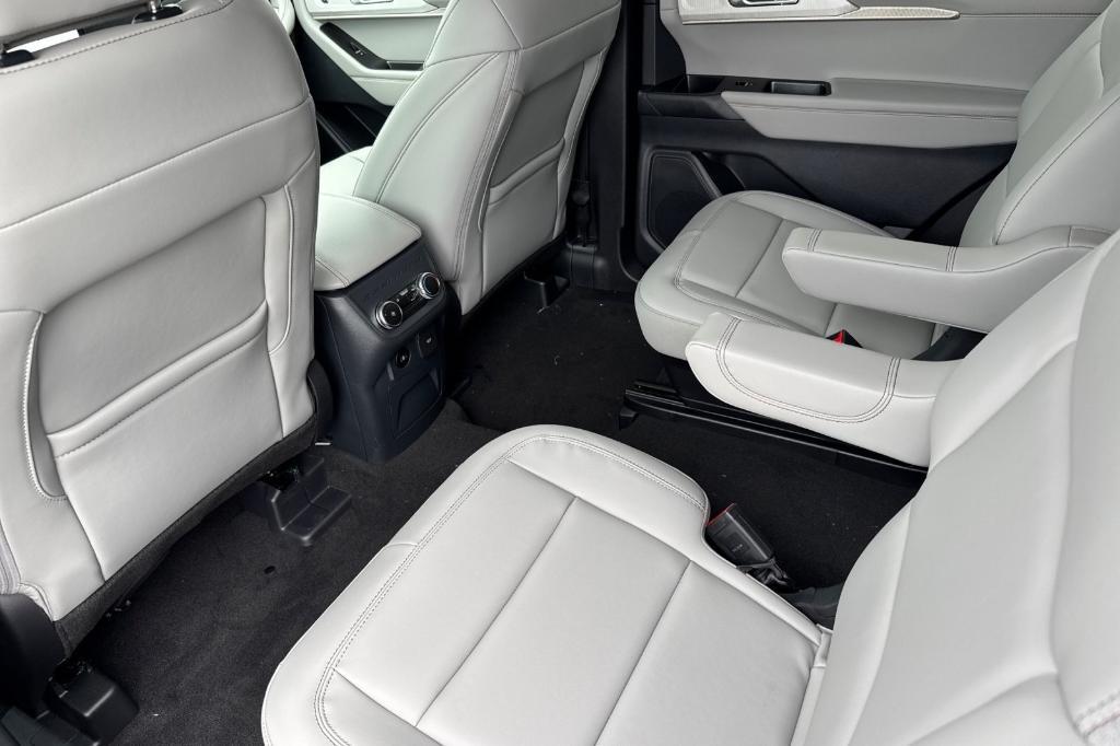 new 2025 Ford Explorer car