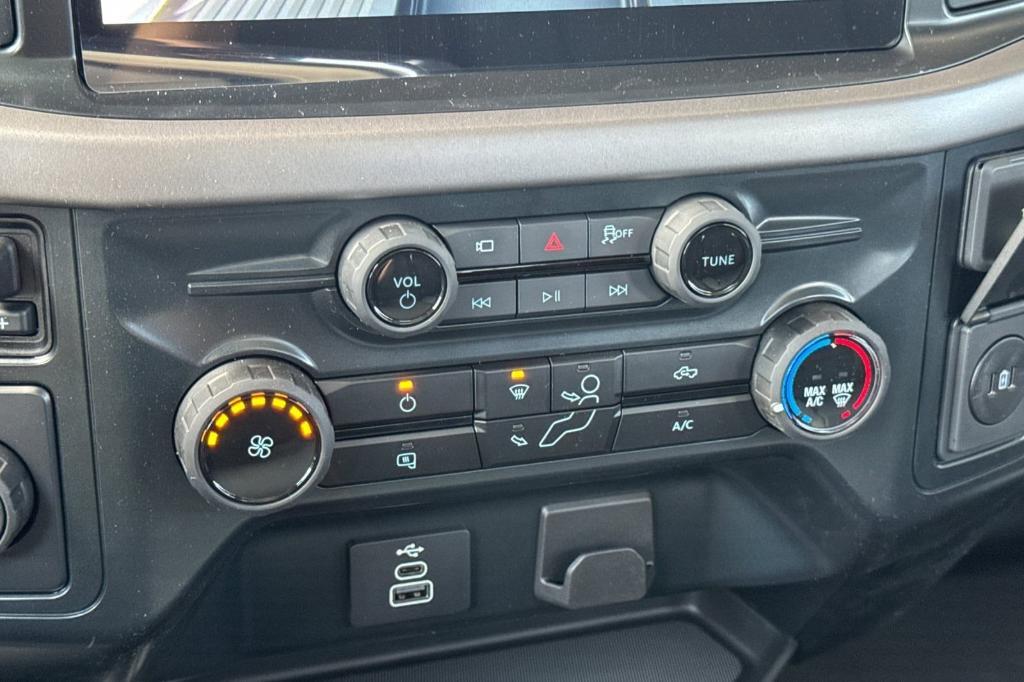 new 2025 Ford F-150 car, priced at $40,736