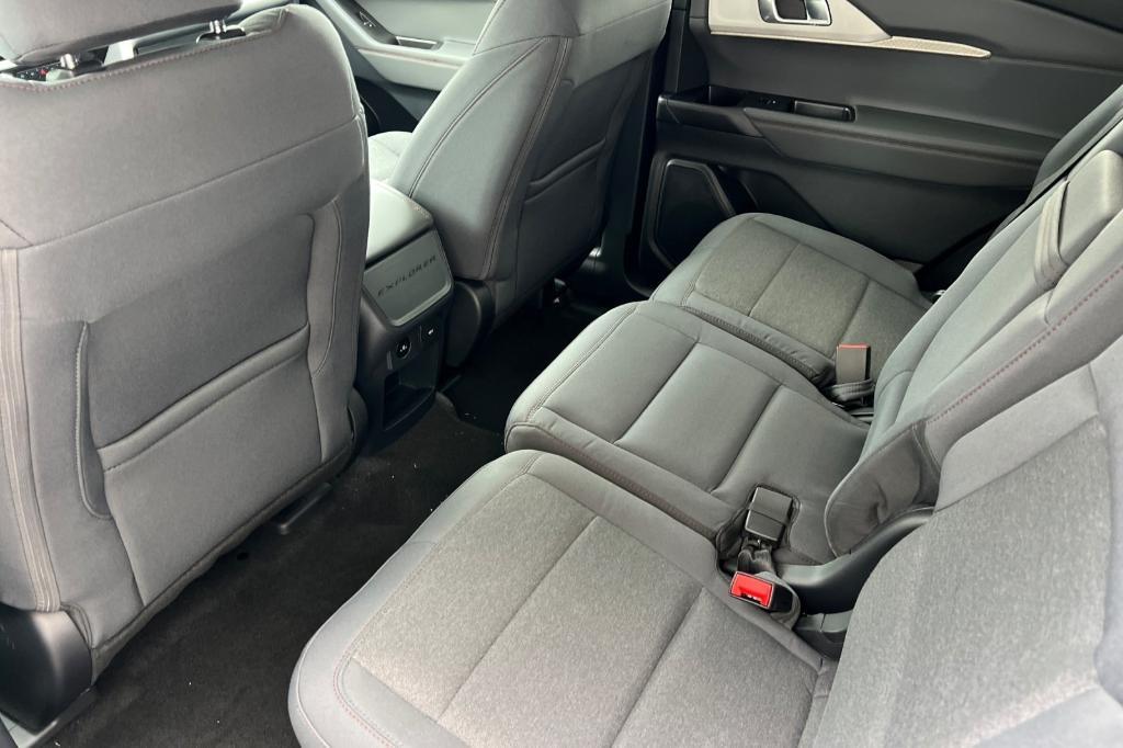 new 2025 Ford Explorer car, priced at $40,224