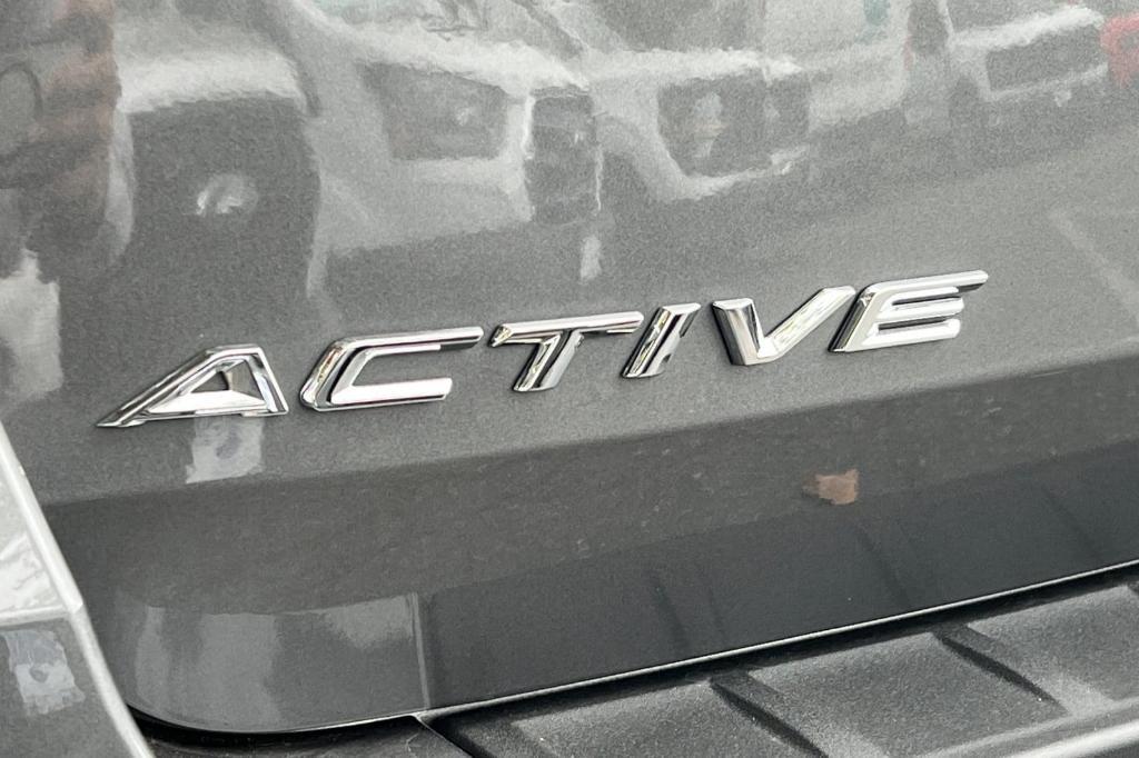 new 2025 Ford Explorer car, priced at $40,224