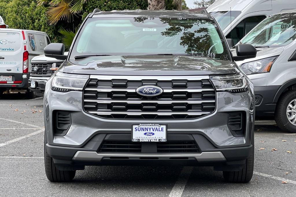 new 2025 Ford Explorer car, priced at $40,224