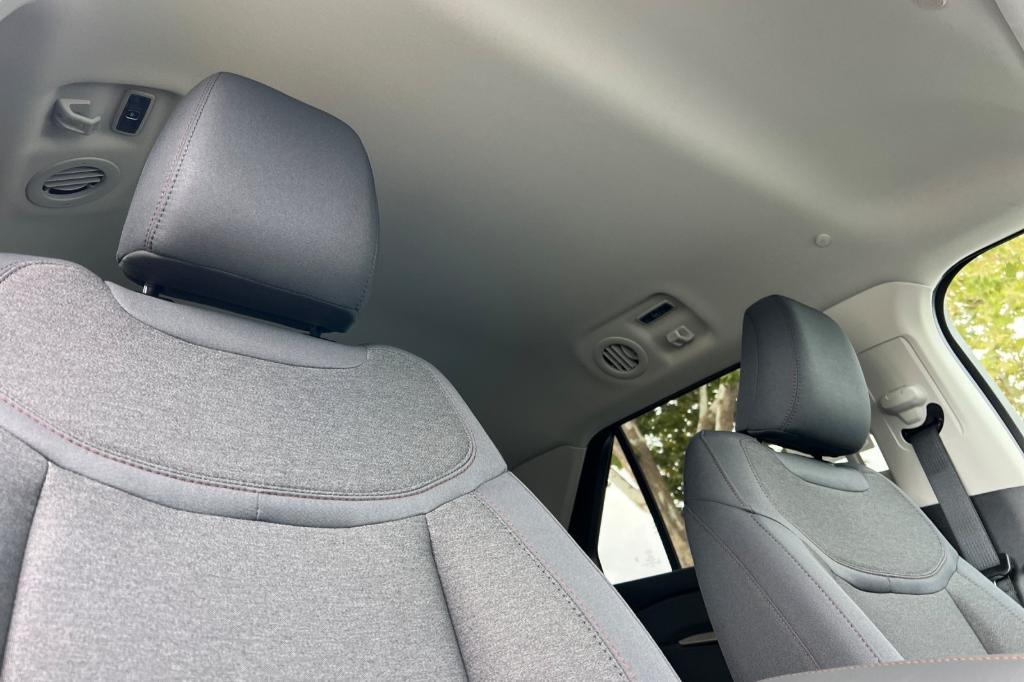 new 2025 Ford Explorer car, priced at $40,224