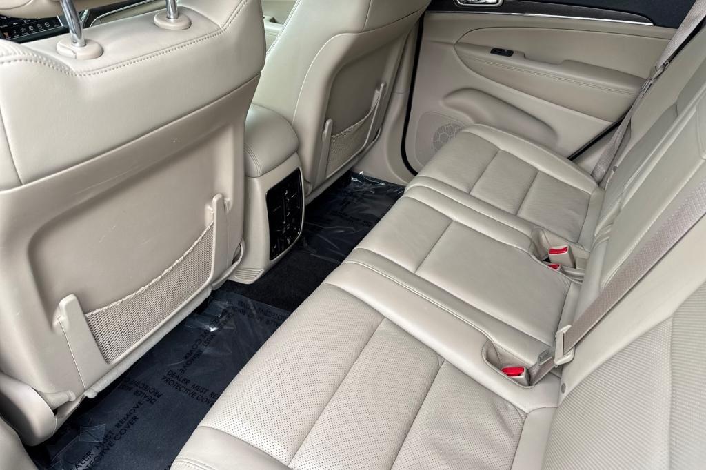 used 2015 Jeep Grand Cherokee car, priced at $16,591