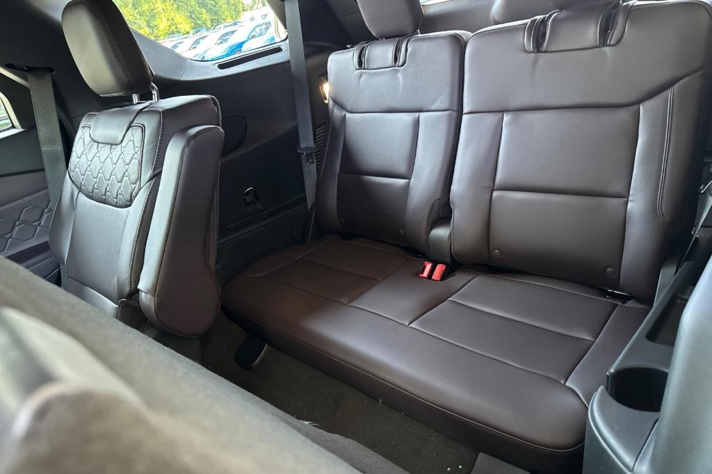 new 2025 Ford Explorer car