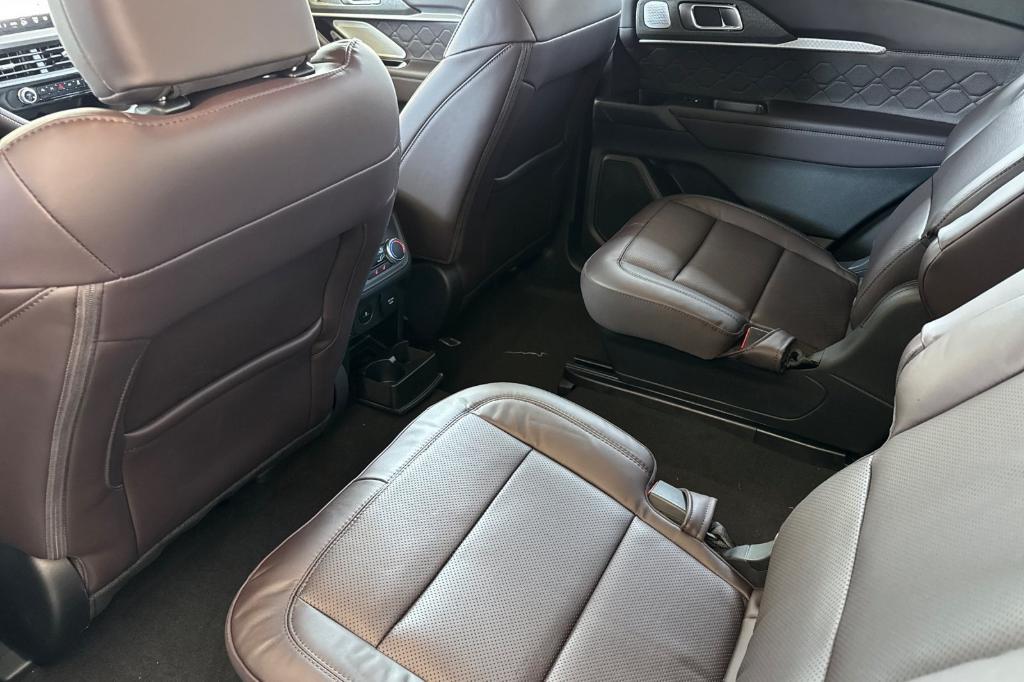 new 2025 Ford Explorer car