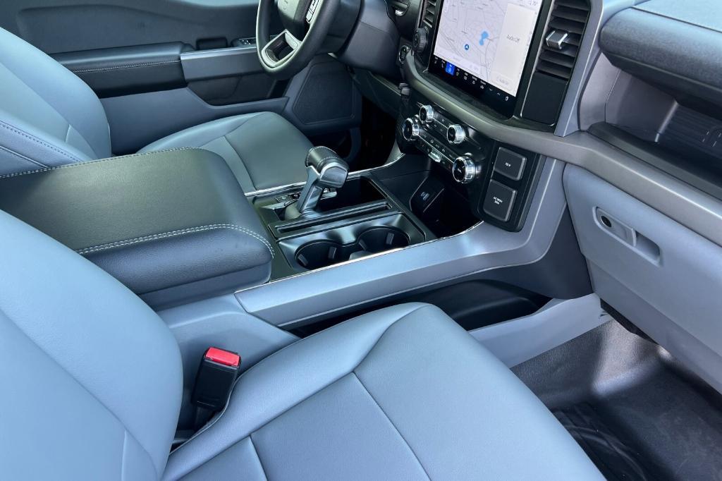new 2024 Ford F-150 Lightning car