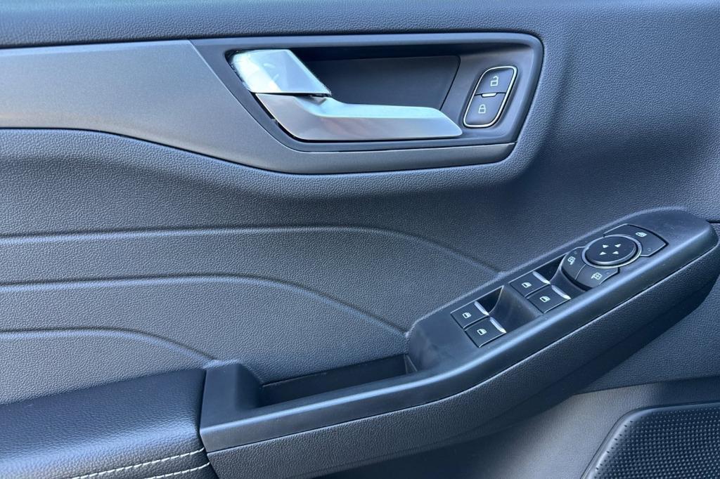 new 2025 Ford Escape car, priced at $30,340