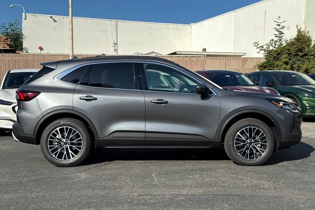 new 2025 Ford Escape car, priced at $30,340