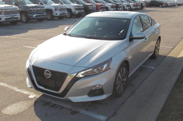 used 2019 Nissan Altima car, priced at $13,500