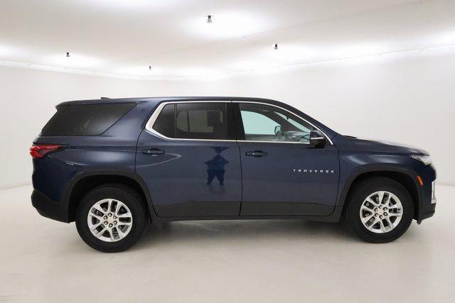 used 2022 Chevrolet Traverse car, priced at $28,399