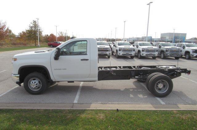 new 2025 Chevrolet Silverado 3500 car, priced at $52,183