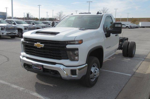 new 2025 Chevrolet Silverado 3500 car, priced at $52,183