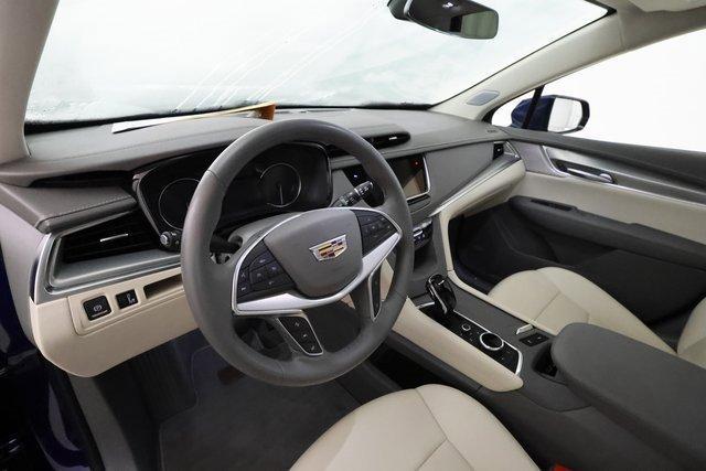 used 2025 Cadillac XT5 car, priced at $43,838