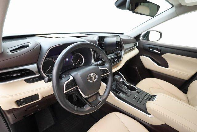 used 2022 Toyota Highlander car, priced at $33,765