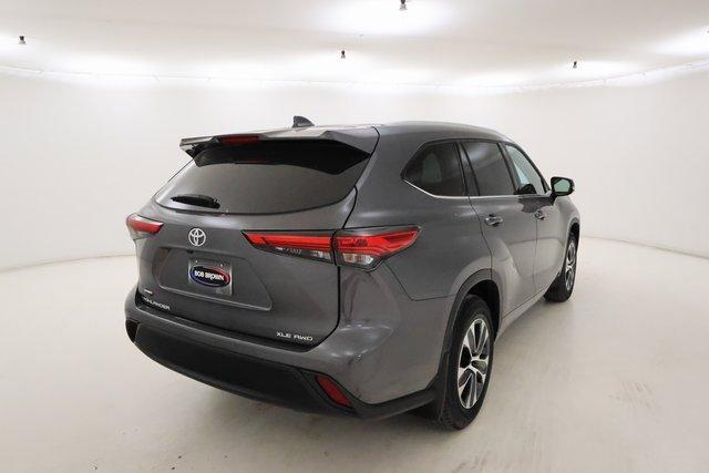 used 2022 Toyota Highlander car, priced at $33,765
