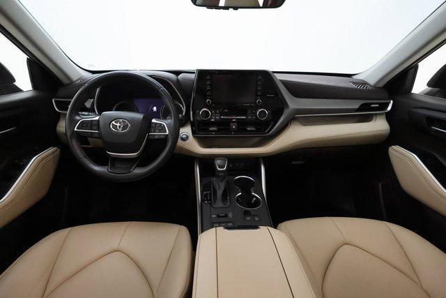 used 2022 Toyota Highlander car, priced at $33,765