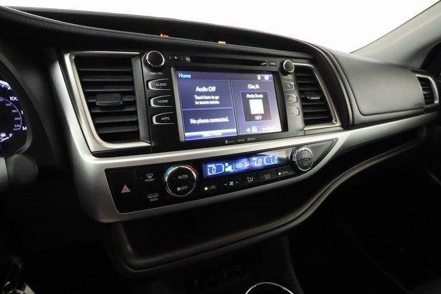 used 2019 Toyota Highlander car, priced at $24,424