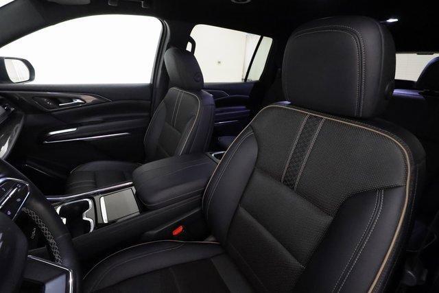 used 2025 Chevrolet Traverse car, priced at $50,989