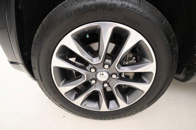 used 2017 Jeep Grand Cherokee car, priced at $17,990
