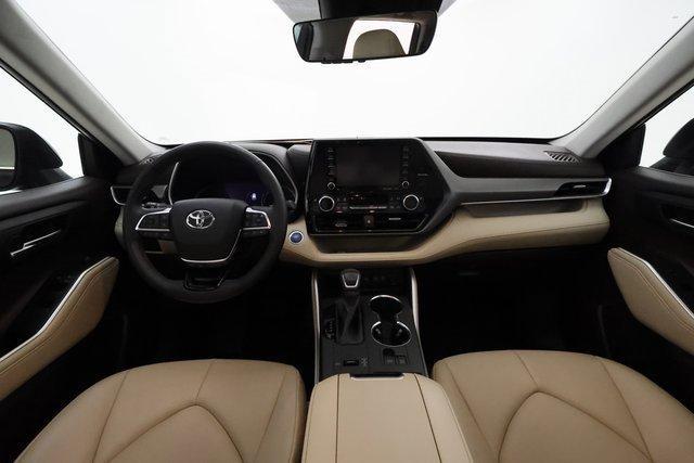 used 2020 Toyota Highlander Hybrid car, priced at $30,000