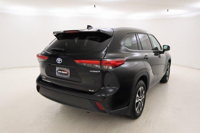 used 2020 Toyota Highlander Hybrid car, priced at $30,000
