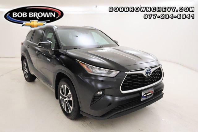 used 2020 Toyota Highlander Hybrid car, priced at $32,399
