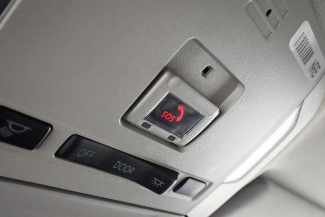 used 2022 Toyota Highlander Hybrid car, priced at $31,700