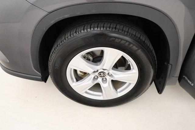 used 2022 Toyota Highlander Hybrid car, priced at $31,700