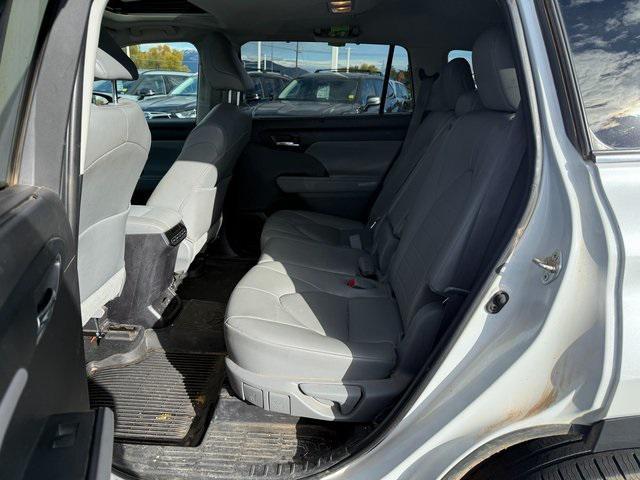 used 2022 Toyota Highlander car, priced at $32,990