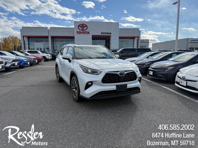 used 2022 Toyota Highlander car, priced at $32,990