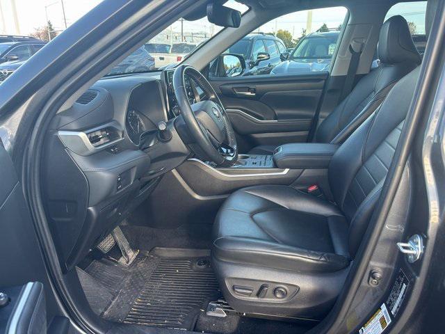 used 2021 Toyota Highlander car, priced at $29,990