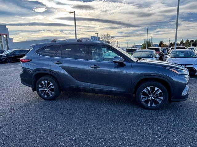 used 2021 Toyota Highlander car, priced at $29,990