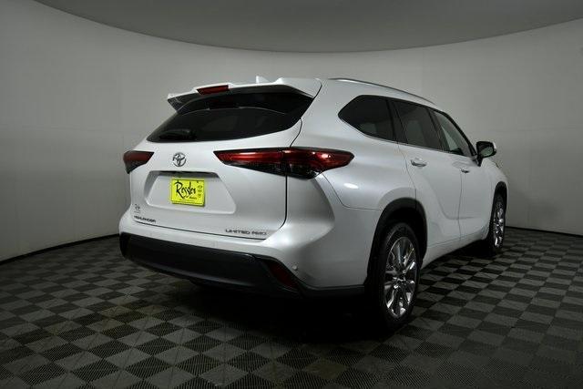 used 2022 Toyota Highlander car, priced at $42,990