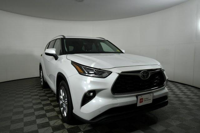 used 2022 Toyota Highlander car, priced at $42,990