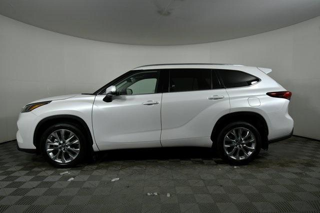 used 2022 Toyota Highlander car, priced at $42,990