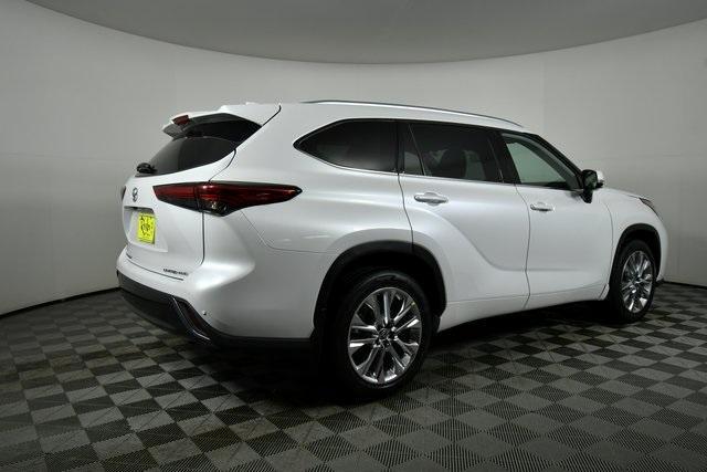 used 2022 Toyota Highlander car, priced at $42,990