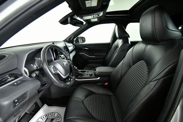 used 2022 Toyota Highlander car, priced at $38,490