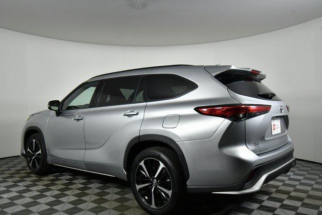 used 2022 Toyota Highlander car, priced at $38,490