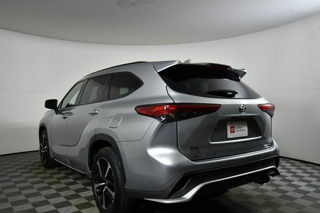 used 2022 Toyota Highlander car, priced at $38,490