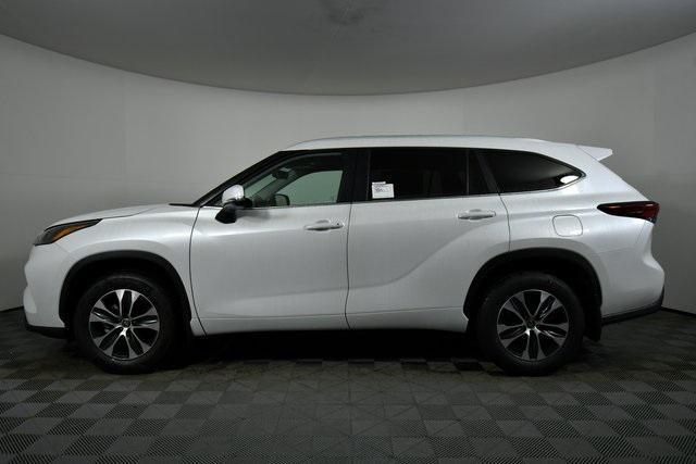 new 2025 Toyota Highlander car, priced at $46,118